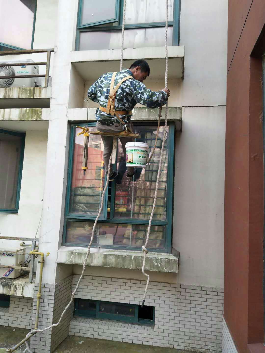 如何判断是外墙渗水还是楼上渗水 [南京蓝盾]