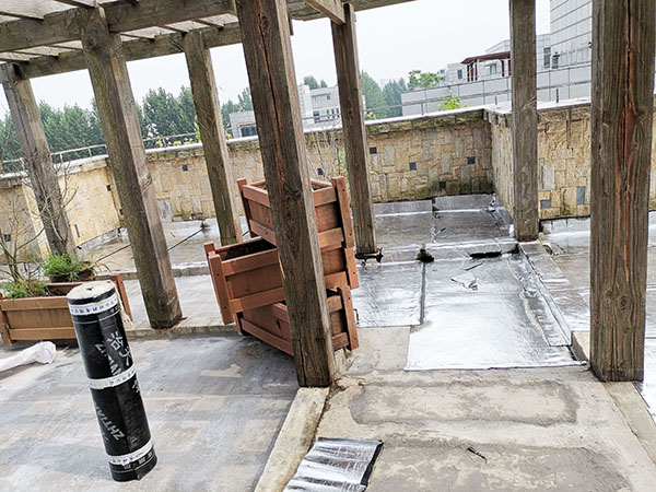 屋面防水施工补漏能够解决常年漏水问题吗？体验后的反馈